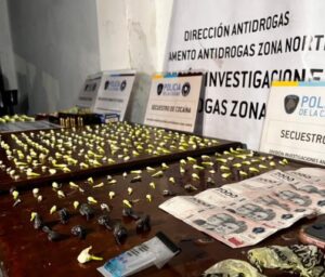 Detuvieron a 14 personas tras 13 allanamientos en cinco barrios porteños