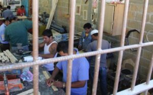 Presos sin aguinaldo: cambian régimen laboral
