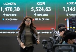 Bolsas asiáticas suben y el petróleo cae por expectativas de paz