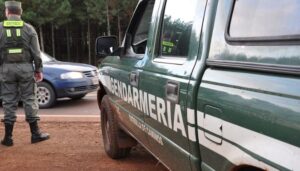 Detienen a prófugo acusado de explotar a menor durante 10 años