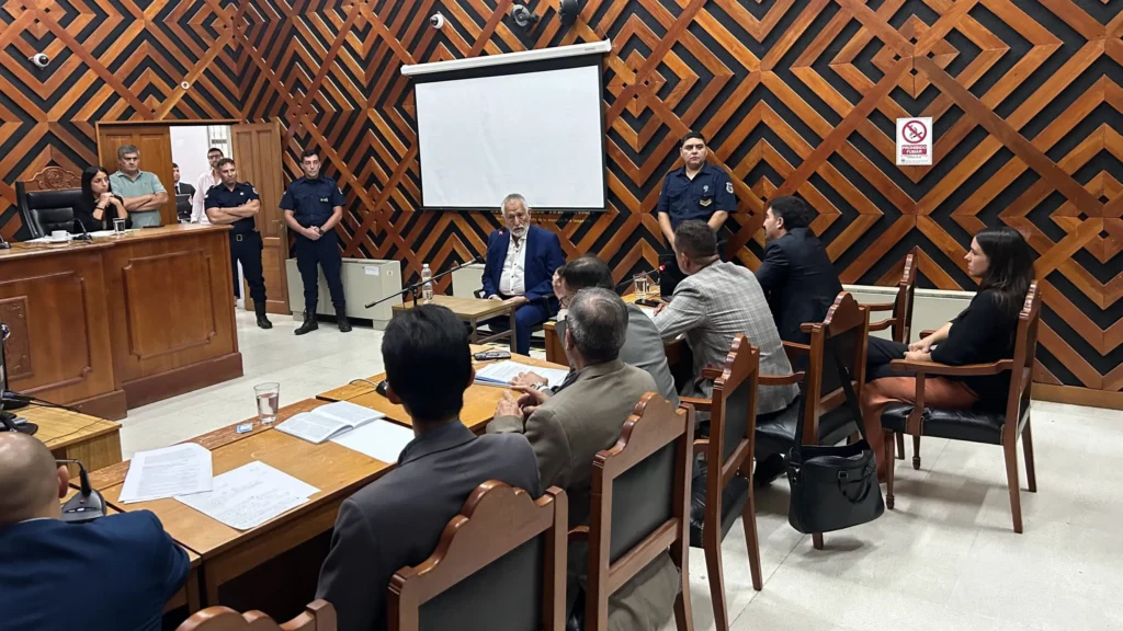 Juicio a Cintia Ramírez: Alberto Rodríguez Saá asumió la «absoluta responsabilidad» en la compra del colectivo