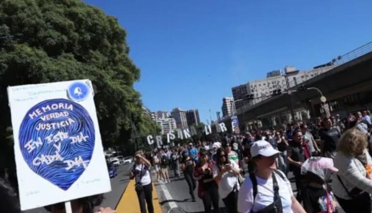 Día de la Memoria: las imágenes de la marcha a 50 años del último golpe de Estado