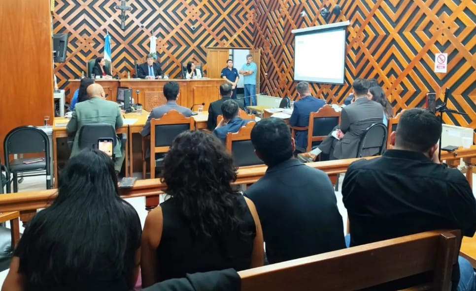 Condenan a la exfuncionaria Cintia Ramírez a prisión en suspenso e inhabilitación perpetua de cargos