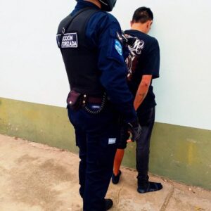 Detuvieron a un hombre por agredir a su expareja en el cumpleaños de su hija