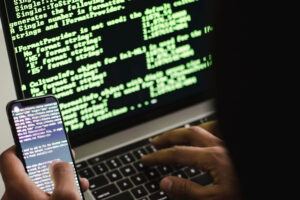 La Defensoría del Pueblo y el Banco Nación refuerzan medidas contra estafas virtuales