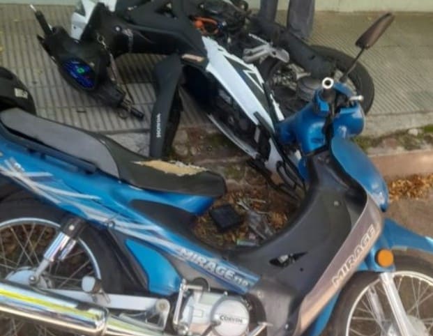 Fatal accidente en La Toma: dos adolescentes fallecieron tras chocar contra una moto y una pared