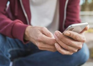 Una empresa de telefonía deberá indemnizar a un cliente por fallas en el servicio durante casi cinco años