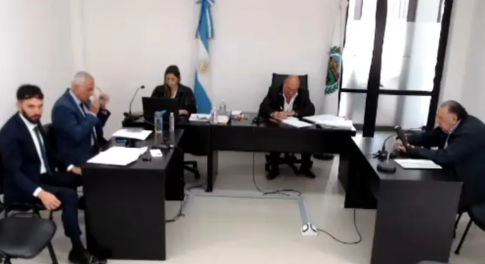 Declararon en rebeldía a un imputado por robo agravado que reside en España: ordenaron su captura