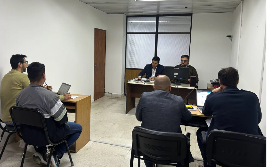 Prisión preventiva por 90 días para un acusado de balear a dos hermanos