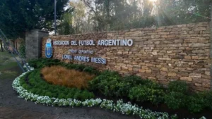 AFA define si levanta el paro: cónclave clave en Ezeiza por la fecha 9 del Apertura