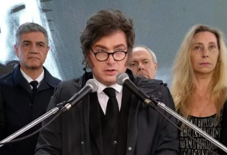 Javier Milei, en el acto por el atentado a la Embajada de Israel: «Es una herida en el pueblo argentino»