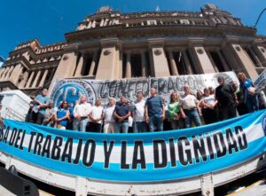 Revés para el Gobierno: la Justicia frenó la reforma laboral