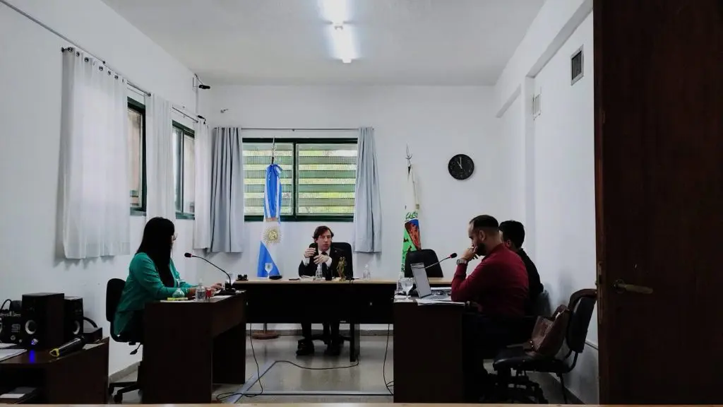 WhatsApp, videollamadas y un arroyo: la denuncia contra un profesor de Cortaderas por grooming