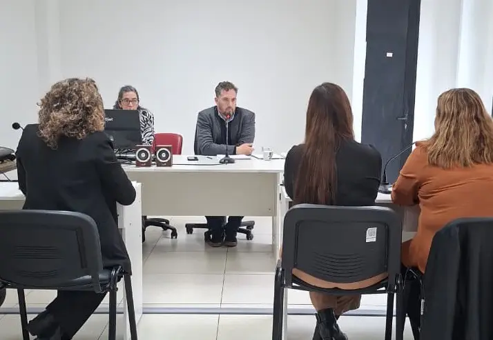 Piden 23 años de prisión para un hombre acusado de abusar de las hijas de su expareja en Unión