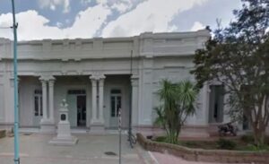 Alarma en Santa Fe: un alumno de 13 años llevó un arma a la escuela