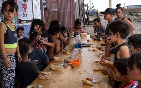Más de la mitad de los niños es pobre en Argentina