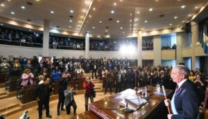 Apertura en Santiago de Estero: bonos y crítica al ajuste nacional