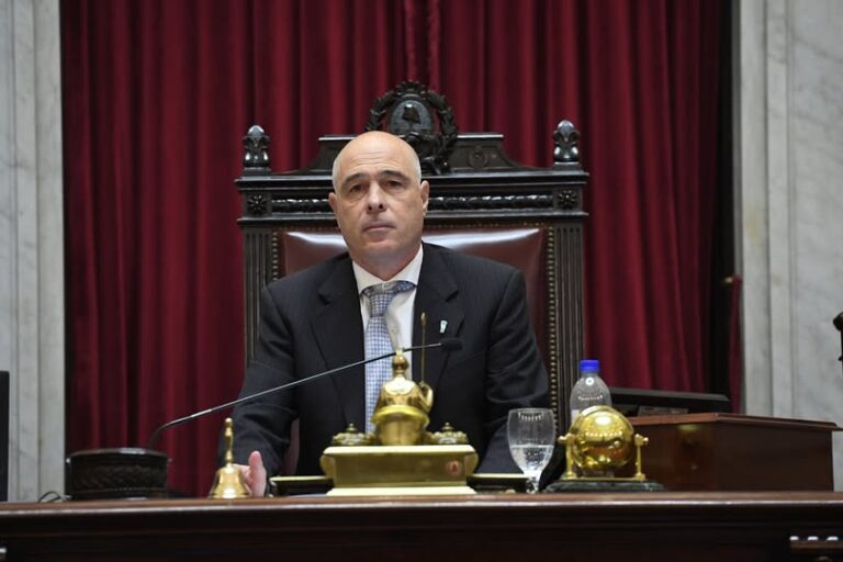 Abdala cruzó a Poggi por el embargo de su sueldo y denunció una «operación burda»