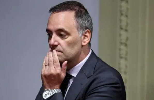 La Justicia confirmó que Manuel Adorni viajó en primera clase a Aruba junto a su familia