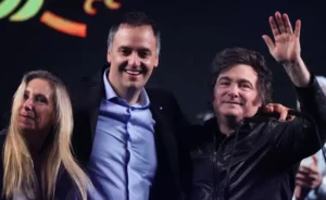 El viaje de Adorni y su esposa a Nueva York costó más de 10 mil dólares y se habría facturado al Estado