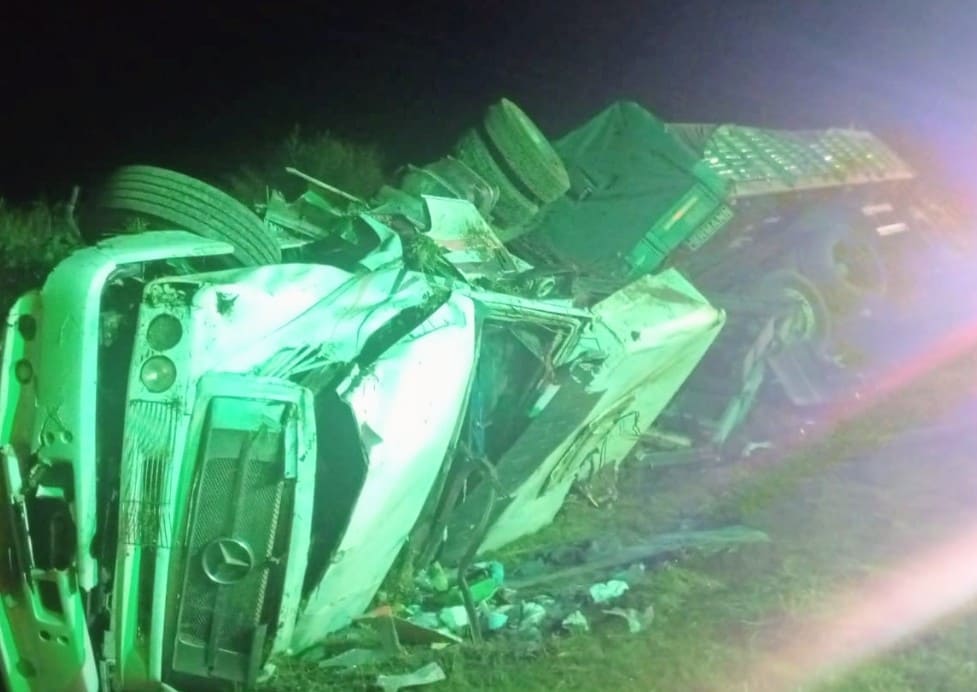 Un camión volcó en la autopista de las Serranías Puntanas: no hubo heridos