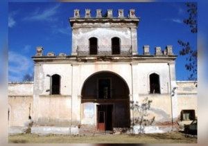 Juntan firmas para declarar Monumento Histórico Provincial al Castillo de La Toma
