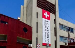 Una mujer murió tras ingerir cocaína en un allanamiento y detuvieron a su pareja policía