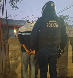Detuvieron a un joven armado con un cuchillo tras disturbios en el barrio 200 Viviendas Sur