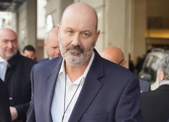 Federico Sturzenegger se presentó en el Senado para defender la ley de propiedad privada