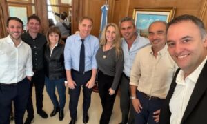 Manuel Adorni reunió a la mesa política del Gobierno y se definió la estrategia en el Congreso