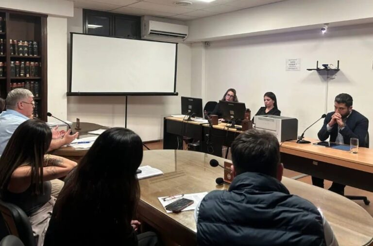 Ordenan embargo preventivo en causa por presunto peculado contra ex funcionarios provinciales