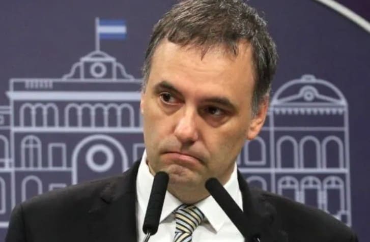 Avanza la causa contra Manuel Adorni: piden levantar su secreto bancario y suman cinco testigos