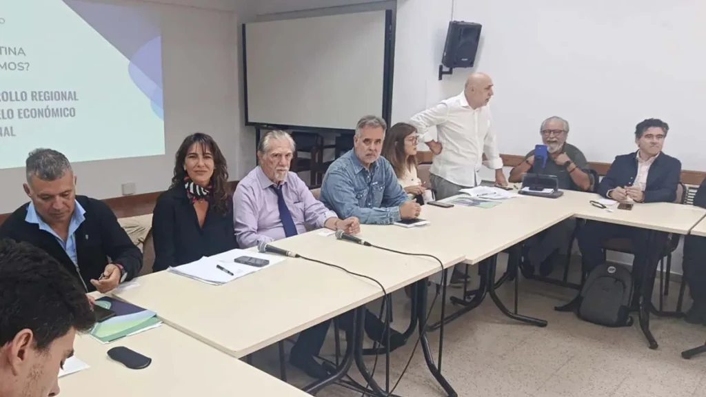 VIDEO | Storani llamó a unir fuerzas contra el «Partido Autoritario Conservador» que lidera Milei