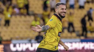 Boca recibe a Barcelona en una noche especial: vuelve Benedetto a La Bombonera