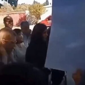 VIDEO | ‘Basta de ajustar el salario docente’ y ‘deje de golpear a los trabajadores’: el reclamo de los maestros a Poggi en Villa Mercedes