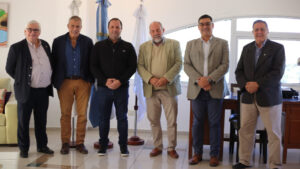 Tagliente y la ULP firmaron un convenio para dictar un curso de robótica en Juana Koslay