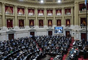 Gobierno aprueba reforma de la Ley de Glaciares con apoyo de gobernadores