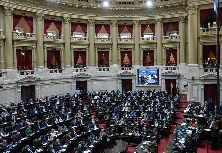 Gobierno aprueba reforma de la Ley de Glaciares con apoyo de gobernadores