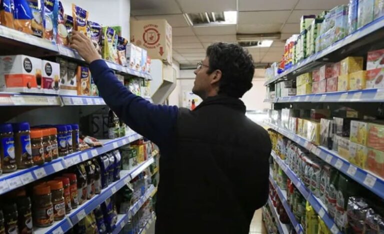 Efecto combustibles: los supermercados reciben aumentos de hasta el 12% tras el aumento de la nafta