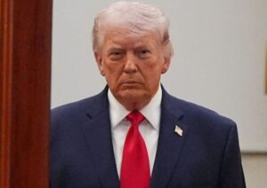 Trump anunció un alto al fuego de dos semanas con Irán y puso como condición abrir el estrecho de Ormuz