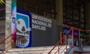 La UNSL activó protocolos tras el hallazgo de grafitis con amenazas en un aula 