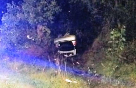 Investigan el vuelco de un auto en Estancia Grande: una joven de 18 años resultó herida