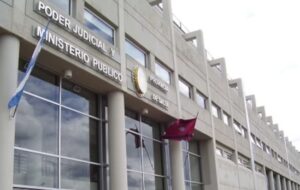 Detuvieron a un estudiante por crear fotos íntimas con IA