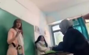 Video viral: una directora explotó contra alumnos en plena clase