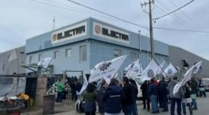 Apuñaló a un alumno en la universidad y le perforó un pulmón
