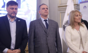 El presidente de Uruguay estuvo en la Legislatura porteña y evitó una reunión con Milei