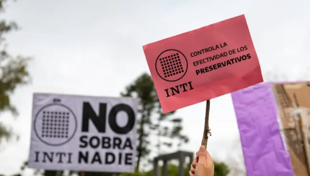 La Justicia frenó los despidos en el INTI y golpeó a Milei