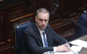 Manuel Adorni negó haber pagado u$s245.000 por las reparaciones de su casa en el country