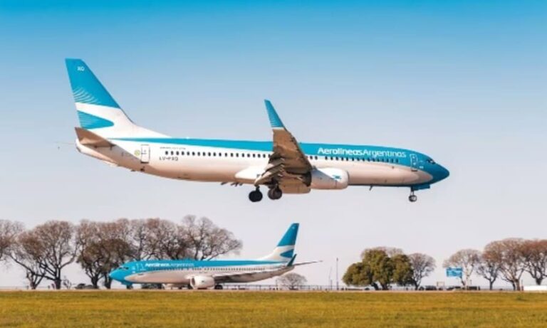 Un fondo busca embargar bienes argentinos en EEUU por la estatización de Aerolíneas Argentinas