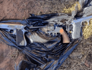 Allanamientos en Juana Koslay, Donovan, y El Volcán: secuestran armas, celulares y marihuana
